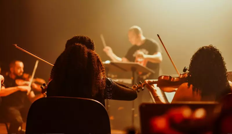 Sinfonia da Revolução abre festival que celebra os 25 anos do Teatro do Sesi em Vitória