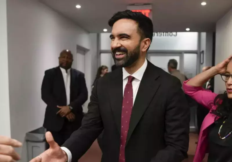 Socialista muçulmano vence primárias e pode ser o próximo prefeito de Nova York