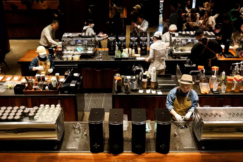 Starbucks reduz preços na China devido à crise e concorrência acirrada