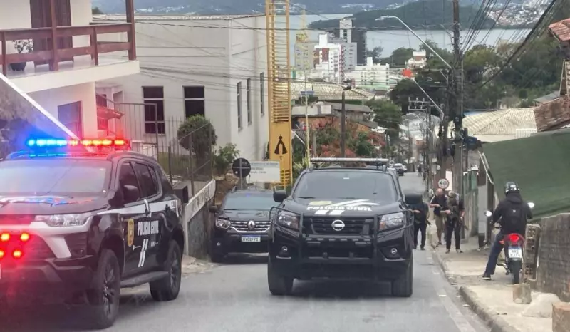 Suspeito de abordagem armada a delegado geral é preso no Morro do Horácio em Florianópolis