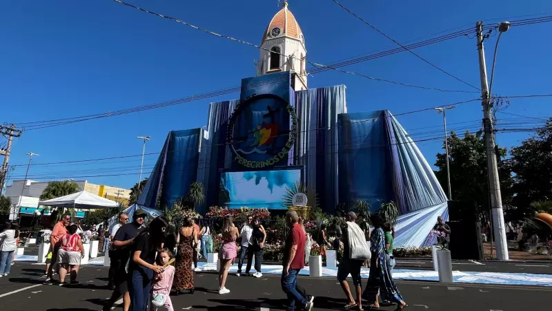 Tapetes bordados e tradição marcam Corpus Christi em Ibitinga — veja fotos!