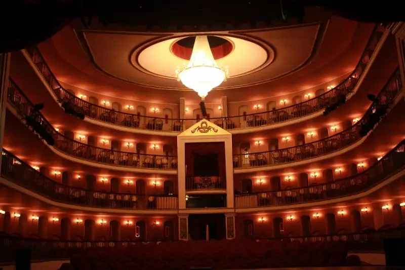 Teatro Arthur Azevedo celebra 208 anos com programação cultural gratuita no Maranhão