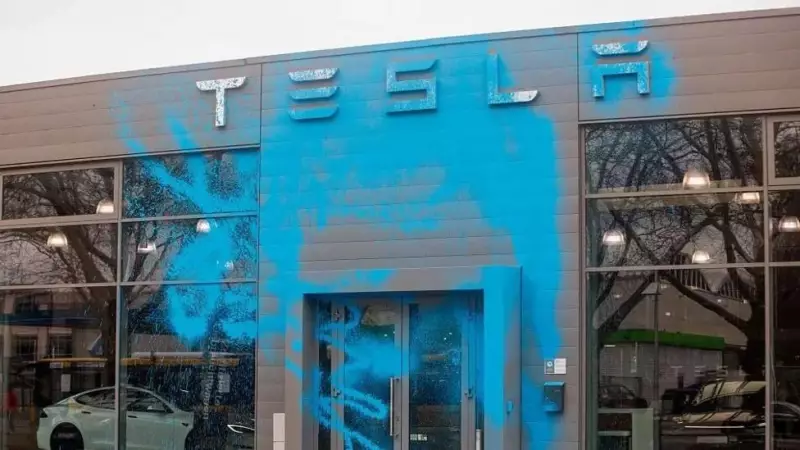 Tesla em Queda: Ações da Montadora Desabam Após Anúncio de Recall