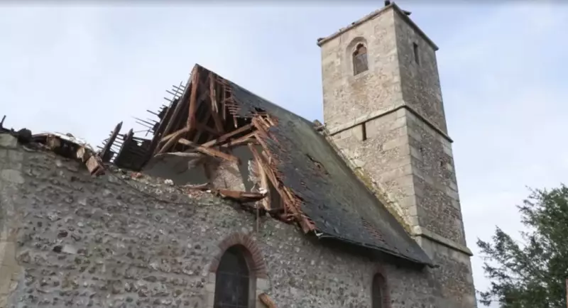 Teto de igreja do século XI desaba após tempestade na França: veja imagens do estrago