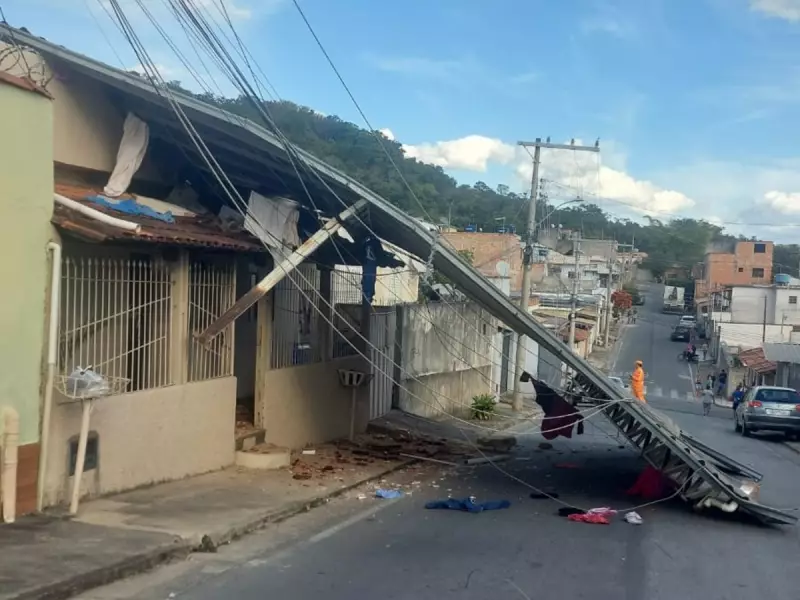 Teto metálico desaba e causa queda de energia em Itaúna (MG) — Veja detalhes!
