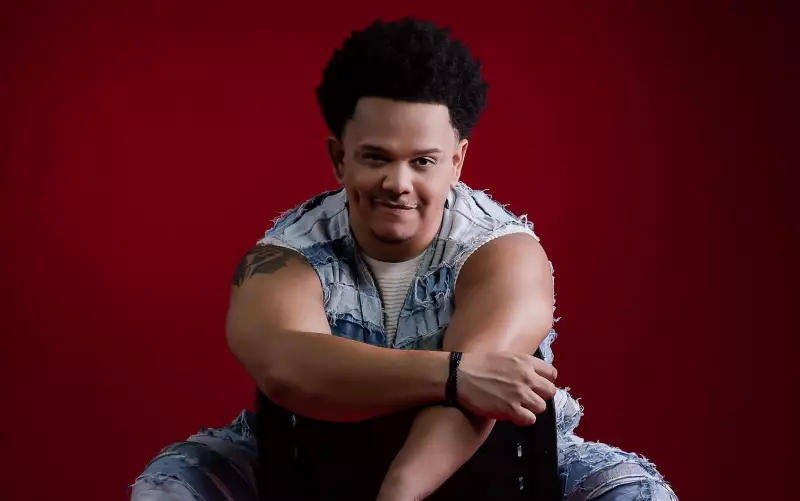 The Silas: Conheça o finalista do 'É Pra Cantar' e ouça sua música em homenagem ao Dia do Rock