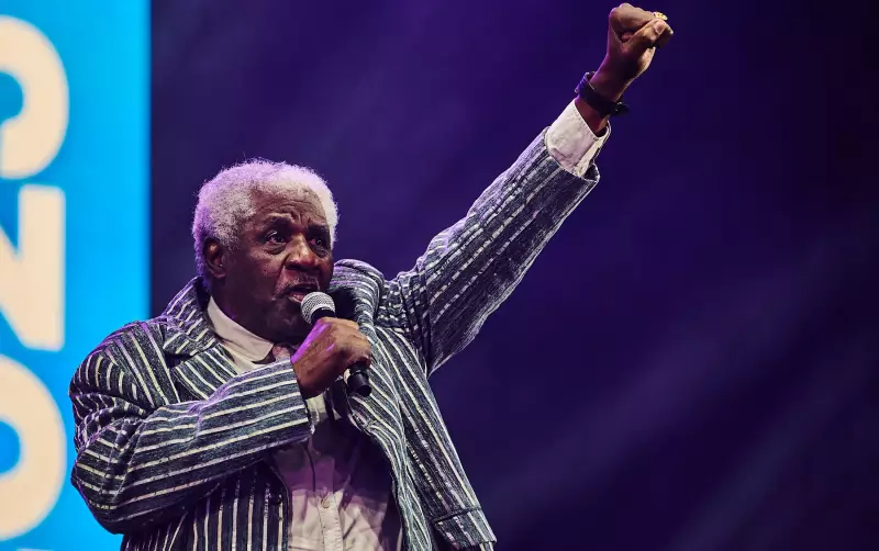 Tony Tornado, aos 95 anos, leva o soul e o funk ao palco do João Rock 2025 em Ribeirão Preto