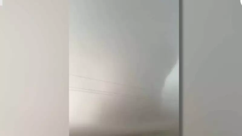 Tornados assustam moradores e deixam EUA em alerta máximo: veja imagens impressionantes