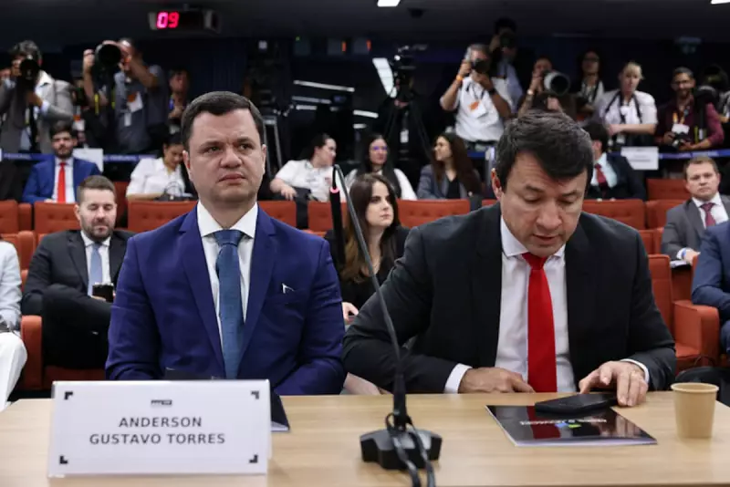 Torres revela preocupação com acampamento e cobra ação do novo governo