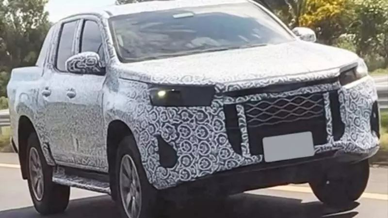 Toyota Hilux 2026: Nova geração é flagrada em testes e promete revolucionar o mercado
