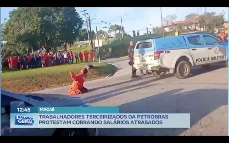 Trabalhadores terceirizados da Petrobras protestam por salários atrasados no RJ