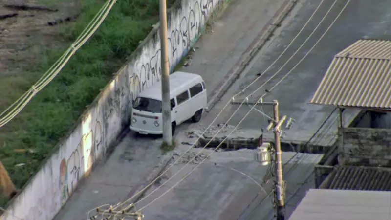 Tráfico na Cidade Alta reabre trincheira próximo a estação de trem no Rio de Janeiro