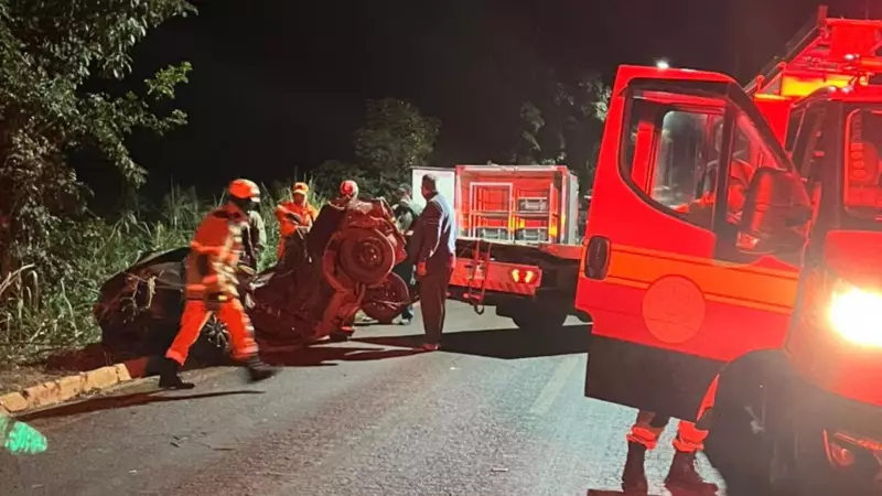 Tragédia em Conquista: três mortos em acidente de trânsito após carro colidir com árvore