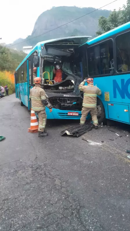 Tragédia em Friburgo: Motorista morre e mais de 30 ficam feridos em acidente na RJ-150