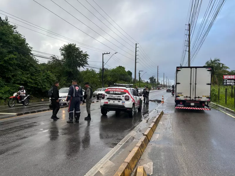 Tragédia em Maceió: Vídeos mostram acidente fatal entre caminhão e moto que vitimou casal