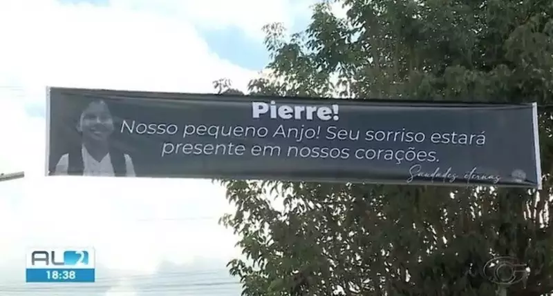 Tragédia em Palmeira dos Índios: Menino morto pelo pai é enterrado em meio a comoção