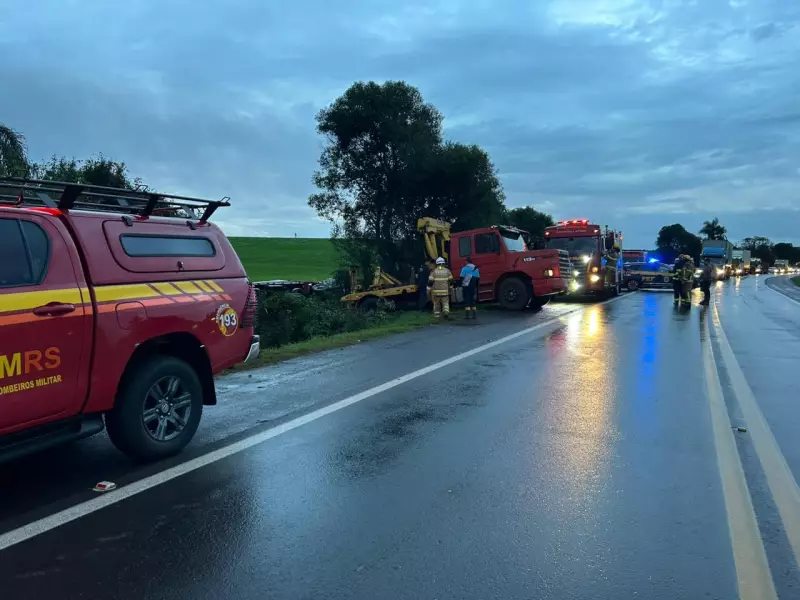 Tragédia na BR-158: colisão entre carro e caminhão deixa três mortos no RS