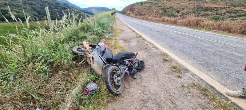 Tragédia na BR-262: Casal morre em colisão entre moto e carro em Martins Soares