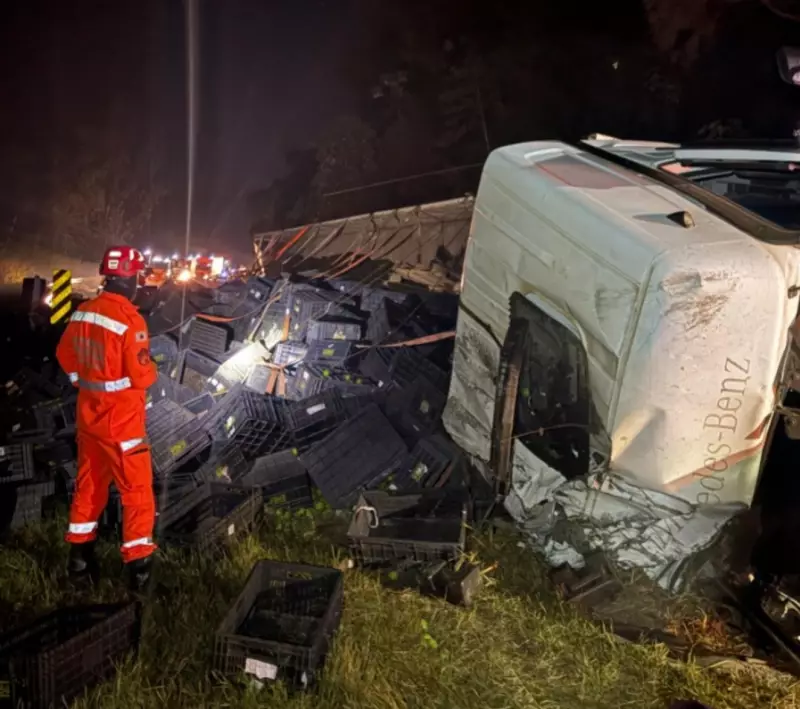 Tragédia na MG-050: Caminhoneiro morre após carreta capotar em Córrego Fundo