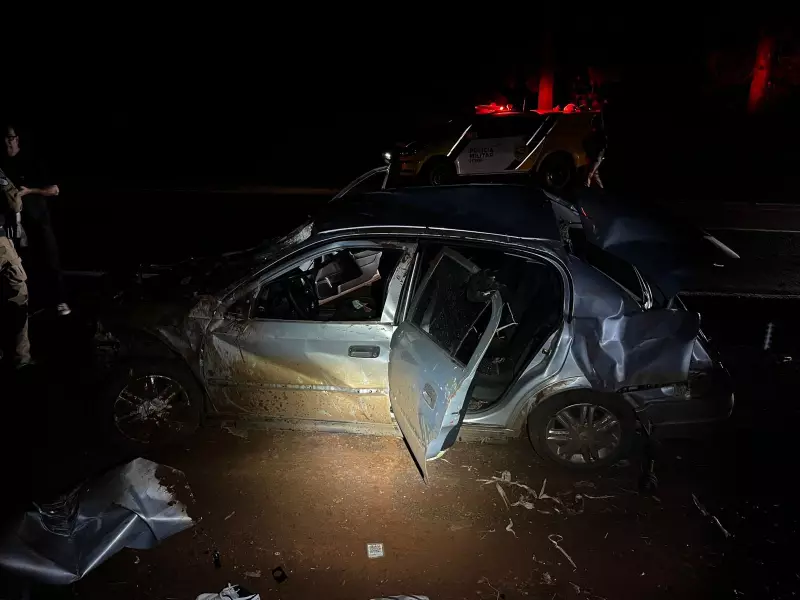 Tragédia na PR-182: Dois homens morrem e um fica ferido após capotamento no Oeste do Paraná