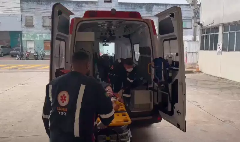 Tragédia no Acre: Menino de 4 anos é atropelado por motocicleta enquanto aguardava ônibus escolar