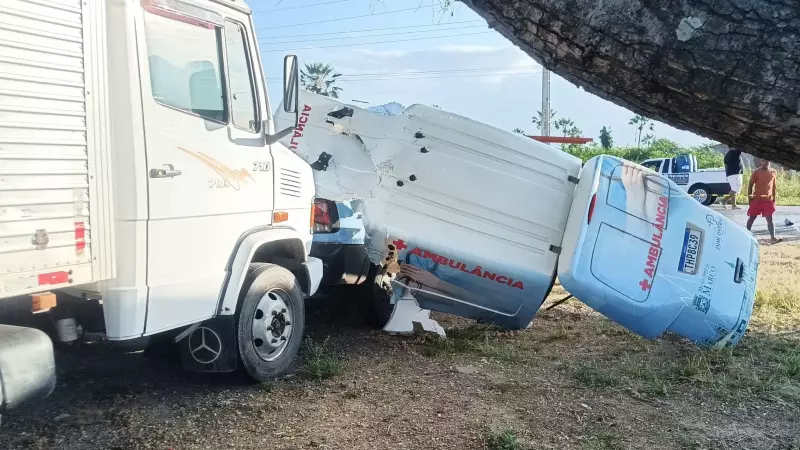 Tragédia no Ceará: Quatro vítimas em colisão entre ambulância e caminhão