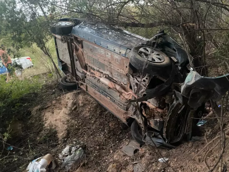Tragédia no Piauí: Homem morre e dois ficam feridos após carro capotar em curva perigosa
