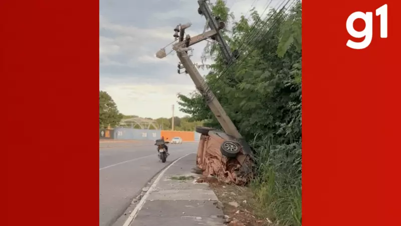 Tragédia no trânsito: carro capota e fica preso em poste de energia em Várzea Grande, MT