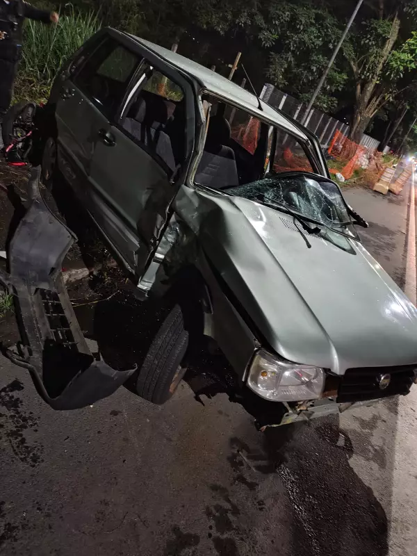 Tragédia no trânsito: homem morre em colisão entre moto, carro e caminhão em Volta Redonda