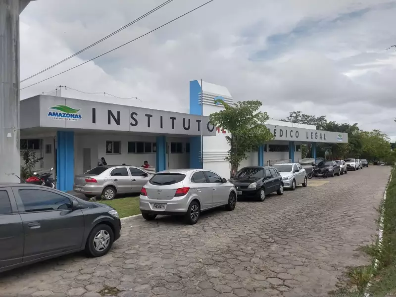 Tragédia no trânsito: Motociclista morre após colisão em alta velocidade contra mureta em Manaus