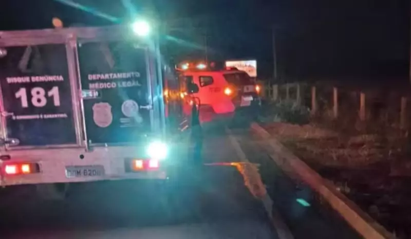 Tragédia no trânsito: Mulher morre atropelada após descer do carro em acidente no Espírito Santo
