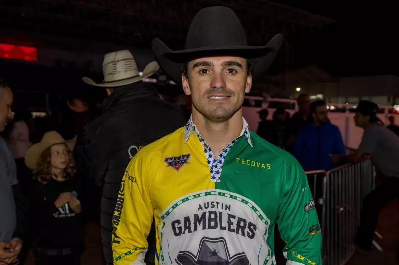 Tricampeão mundial de rodeio iguala lendas brasileiras e revela: 'Ainda não acredito'