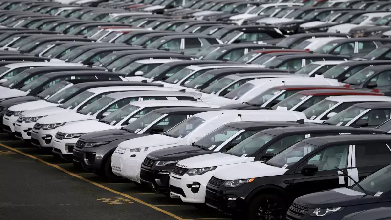 Trump ameaça aumentar tarifas sobre carros importados: o que isso significa para o Brasil?