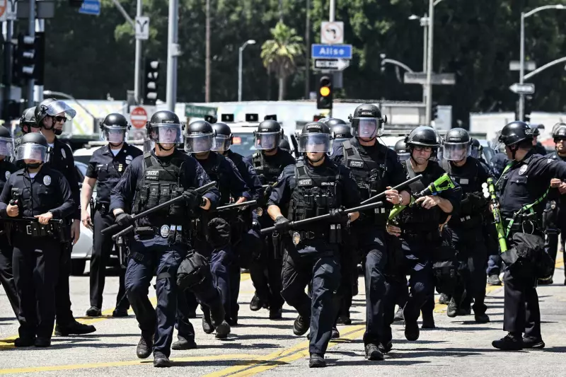 Trump vence batalha judicial e mantém militares mobilizados em LA: protestos continuam
