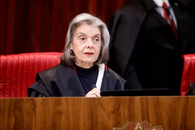TSE cria comissão para fortalecer combate à desinformação eleitoral em 2025