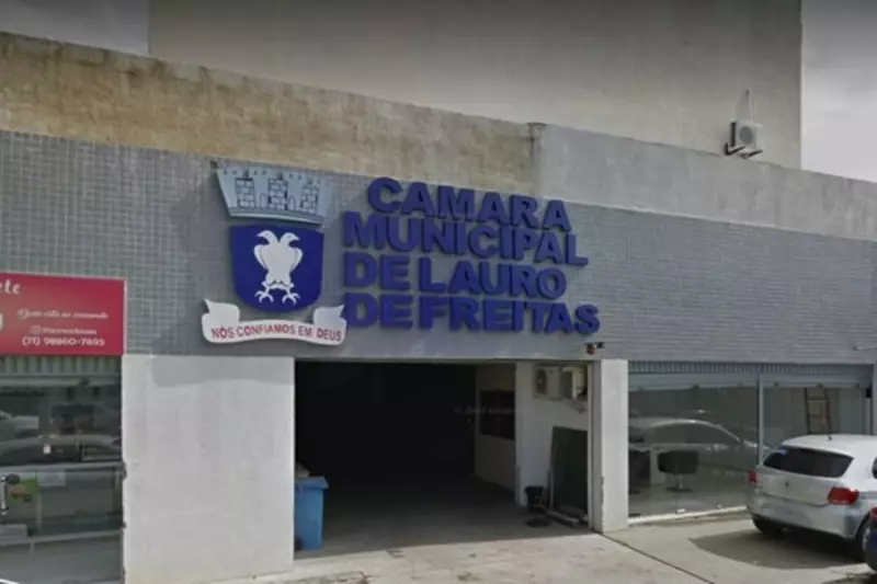 Tumulto e acusação de agressão marcam discussão de projeto na Câmara de Lauro de Freitas