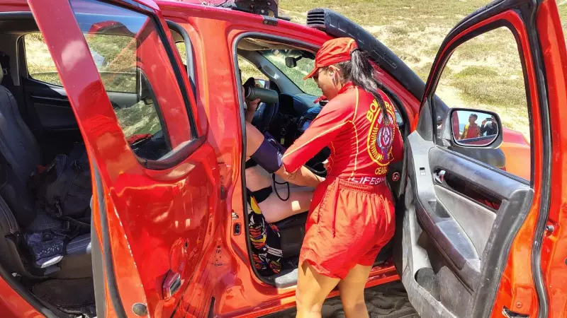 Turista gaúcha passa mal em trilha e é resgatada por bombeiros em Jericoacoara
