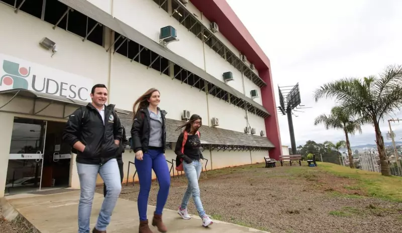 UDESC abre vagas para mais de 100 professores substitutos em 11 cidades de Santa Catarina