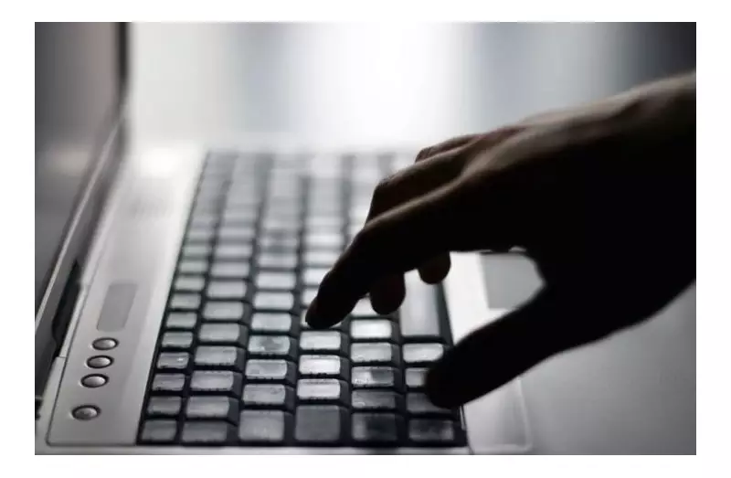 Vazamento de dados expõe 1,6 bilhão de senhas de Apple, Google e Facebook: o que fazer?