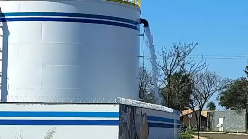 Vazamento em reservatório deixa moradores em alerta em Campo Grande; veja vídeo