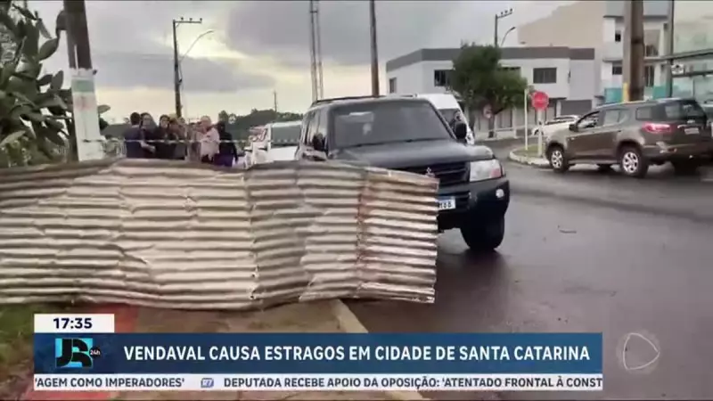 Vendaval causa destruição no Oeste de Santa Catarina: veja os estragos