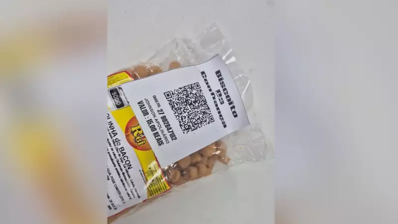 Vendedor inova nos semáforos com 'Biscoito da Confiança' e revela: 'Vejo honestidade nas pessoas'