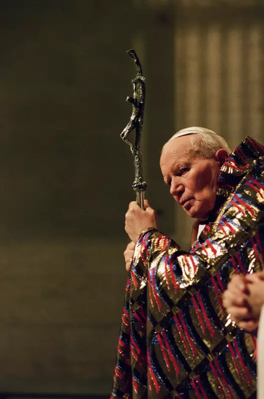 Veste do Papa João Paulo II será exposta em Prato: uma relíquia histórica para os fiéis