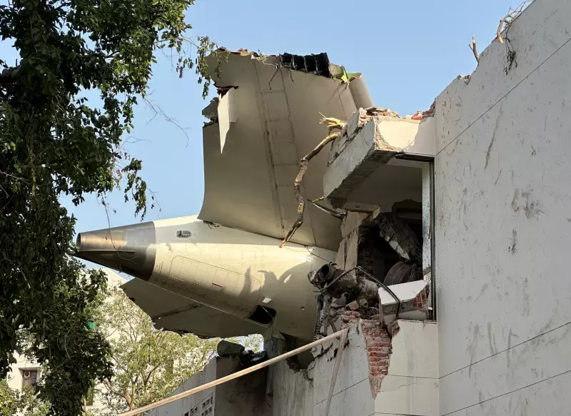 Vídeo de incêndio na Índia não tem relação com queda de avião: entenda o caso