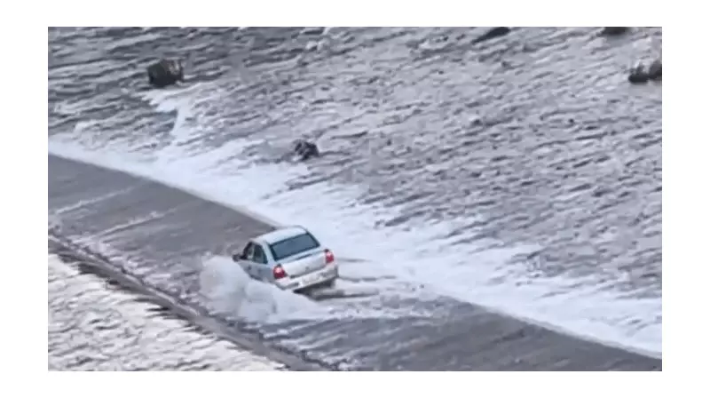 Vídeo impressionante mostra carro atravessando barragem coberta por água na Serra do RS