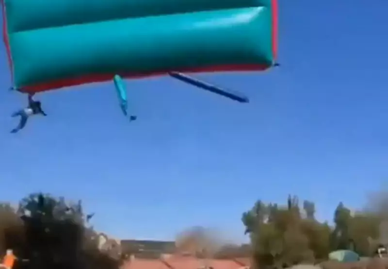 Vídeo impressionante mostra castelo inflável voando e crianças caindo de mais de 5 metros de altura