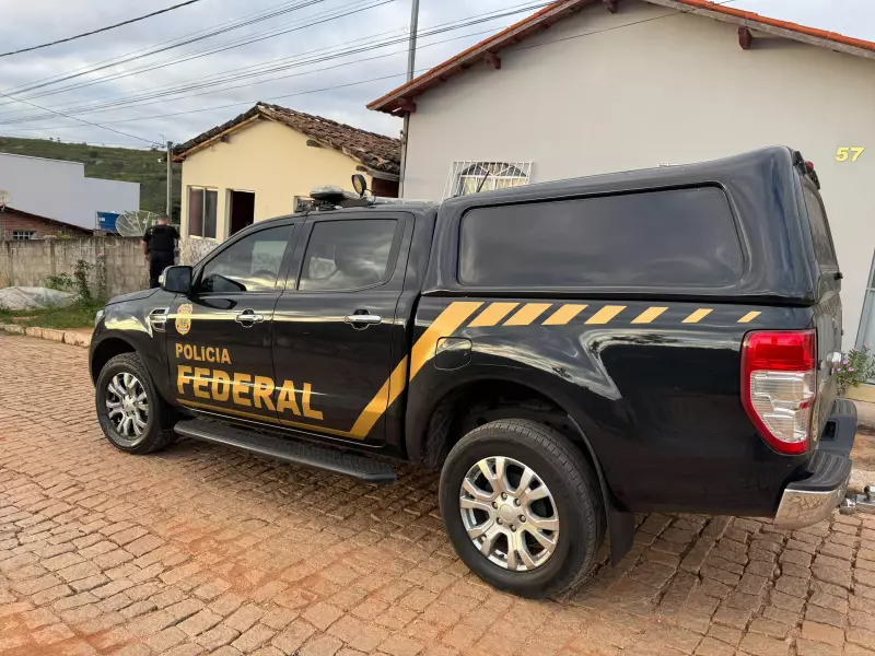 Vídeos revelam tática de gangue que roubava cargas na BR-251 em Minas Gerais