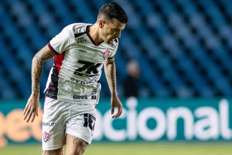 Vitória anuncia saída de mais um jogador: veja quem deixará o clube