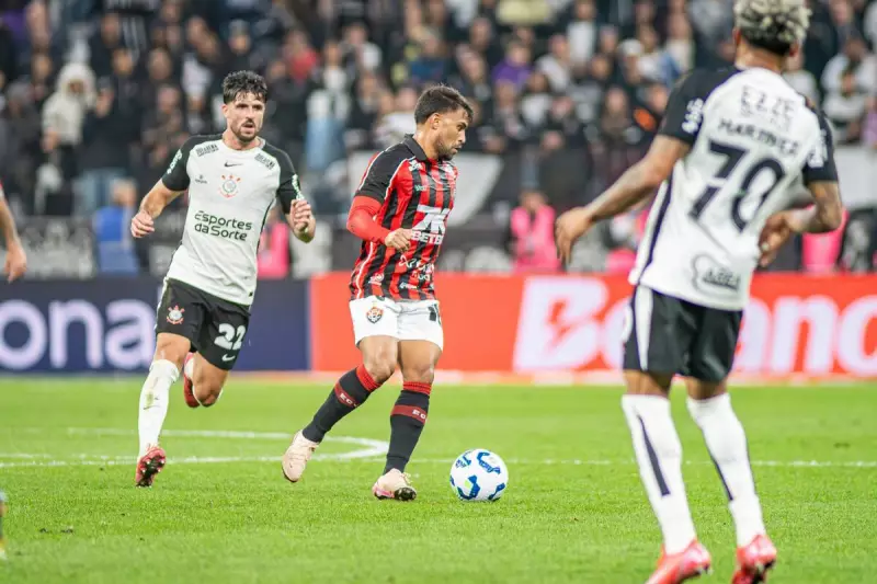 Vitória empata sem gols com Corinthians e fica no Z4 do Brasileirão