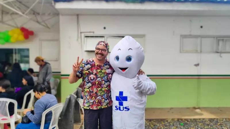 Zé Gotinha visita crianças do São Matheus para conscientizar sobre vacinação